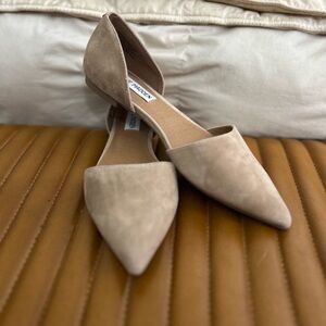 Steve Madden Women's Beige Pointed Flats